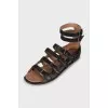 Leather sandals with buckles