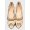 Heels with embossed leather