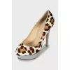 Printed leather shoes
