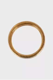 Gold ring with a pattern