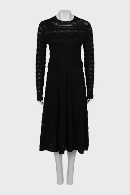 Fitted dress with textured pattern