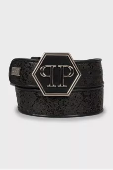 Leather belt with logo buckle