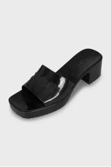 Rubber sandals with brand logo