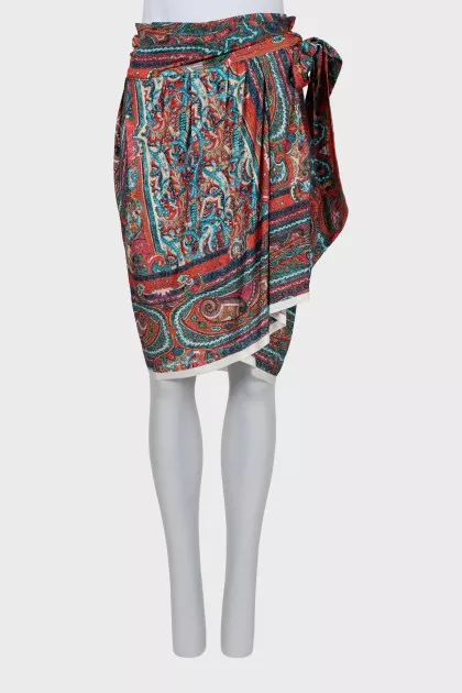 Wrap skirt in paisley print