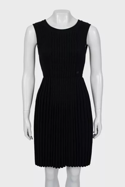 Sleeveless knitted wool dress