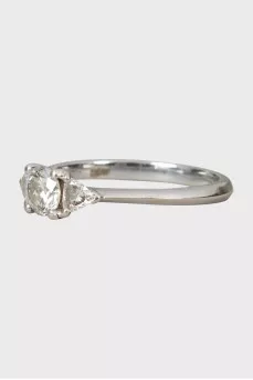 Gold ring with diamonds