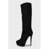 Insulated suede boots with high heels