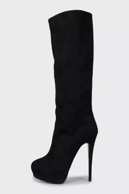 Insulated suede boots with high heels