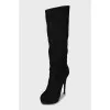 Insulated suede boots with high heels