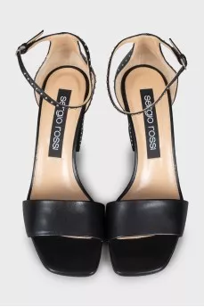 Sandals with metal rhinestones and tag