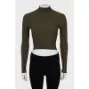 Cropped golf with a slit on the back