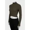 Cropped golf with a slit on the back