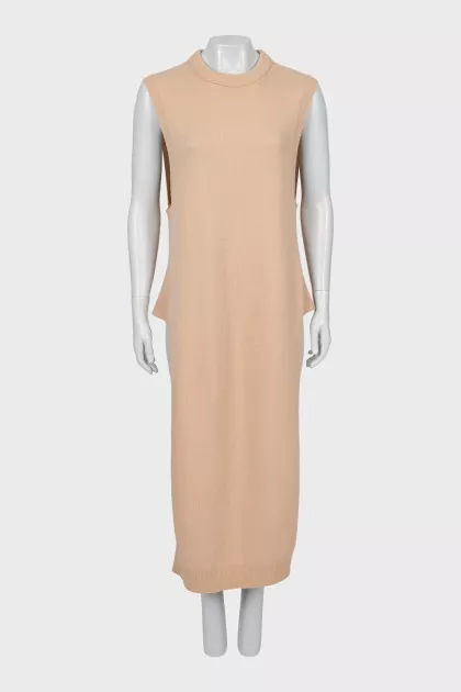 Knitted dress of a free cut