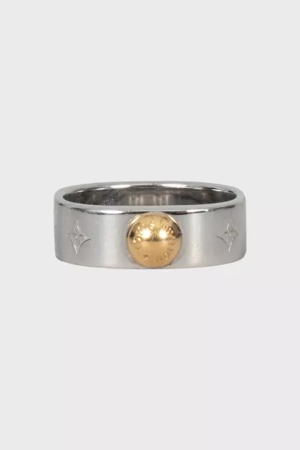 Silver ring with signature engraving