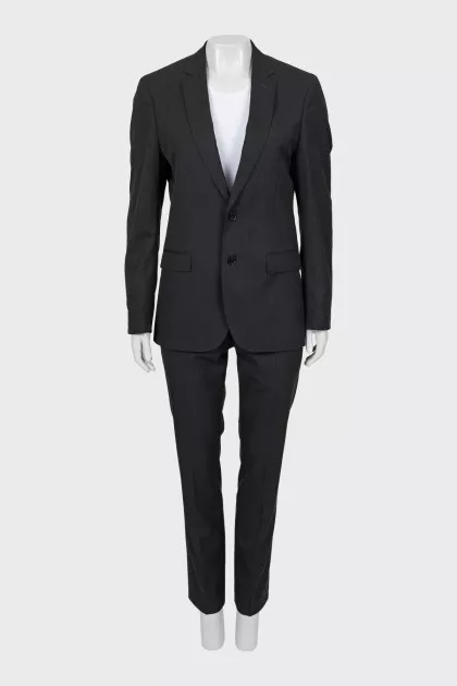 Wool suit with tapered trousers