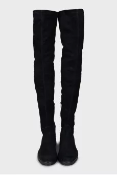 Low-heeled suede boots