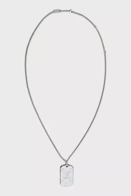 Men's pendant with embossed logo