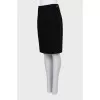 Fitted skirt with seams facing out