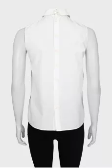 Sleeveless blouse with patch pocket