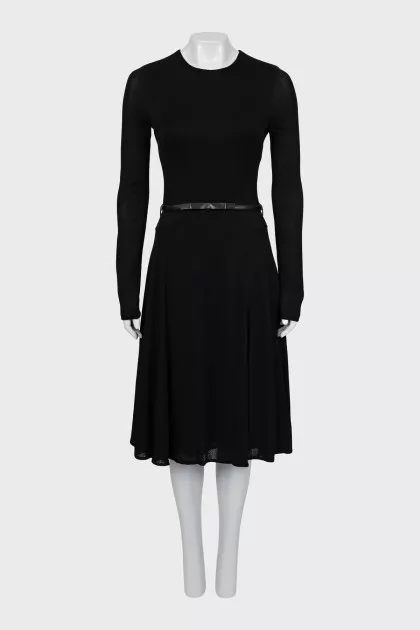 Fitted black dress with long sleeves