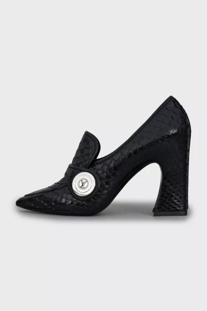 Snakeskin shoes with figured heels