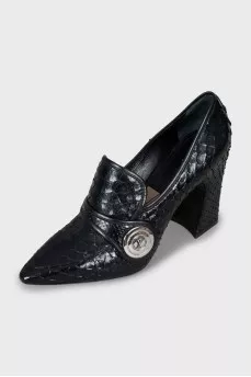Snakeskin shoes with figured heels