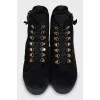 Insulated black suede boots
