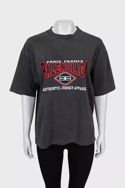 Oversized gray T-shirt