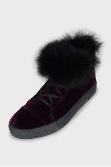 Velor sneakers decorated with fur