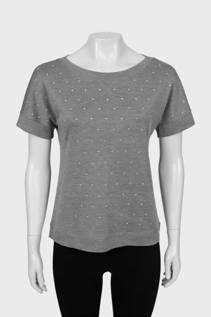 Straight T-shirt decorated with rhinestones