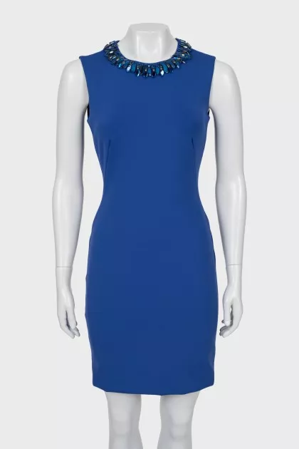 Fitted dress with decor