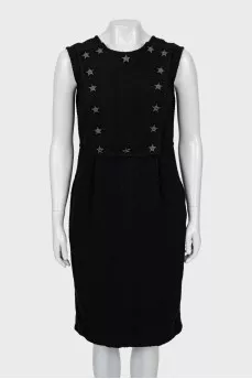 Sleeveless fitted dress