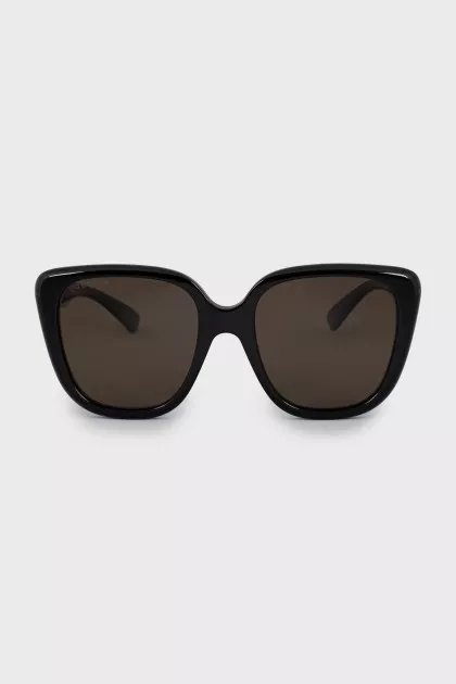 Black cat eye sunglasses