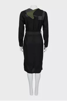 Fitted dress with patch pockets