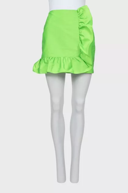 Skirt decorated with frill and tag