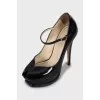 Patent leather open toe shoes