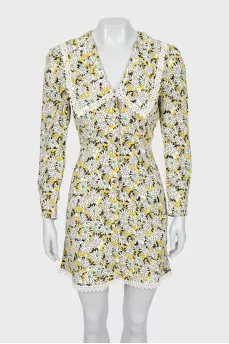 Fitted dress with buttons