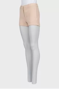 Beige shorts with turn ups