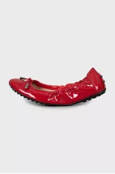 Red patent leather ballerinas