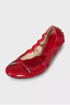 Red patent leather ballerinas