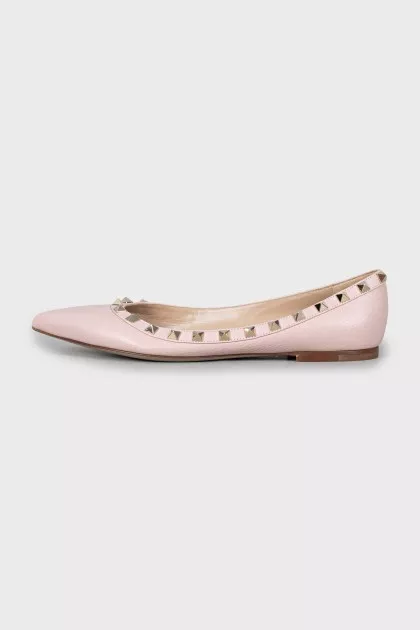 Leather ballet shoes decorated with studs