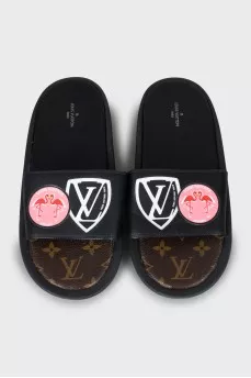Flip-flops in leather and canvas with patches