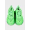 Зеленые кроссовки Triple S