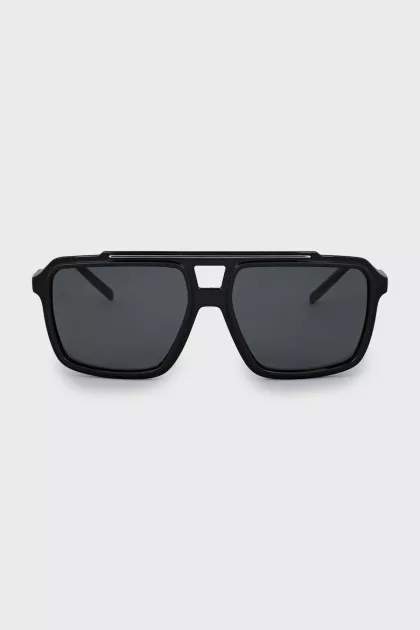 Black rectangular sunglasses
