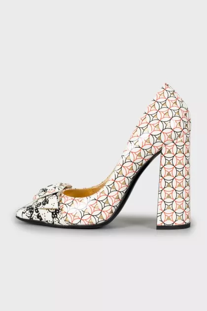 Printed patent leather shoes