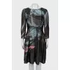 Fitted dress in abstract print