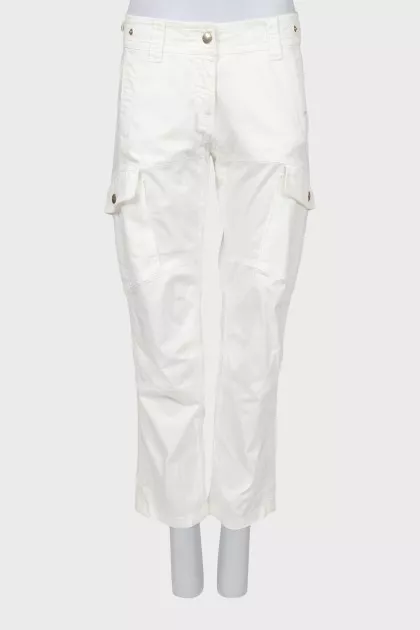 White trousers with patch pockets