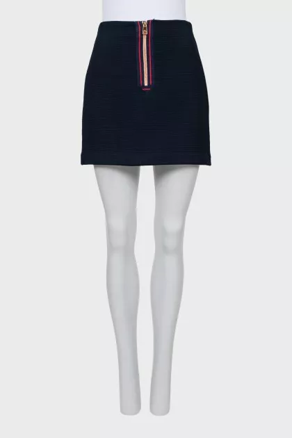 Fitted skirt with gold zipper