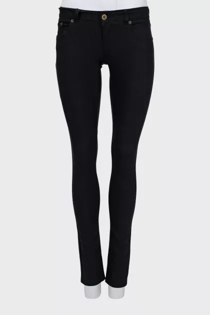 Mid-rise black trousers