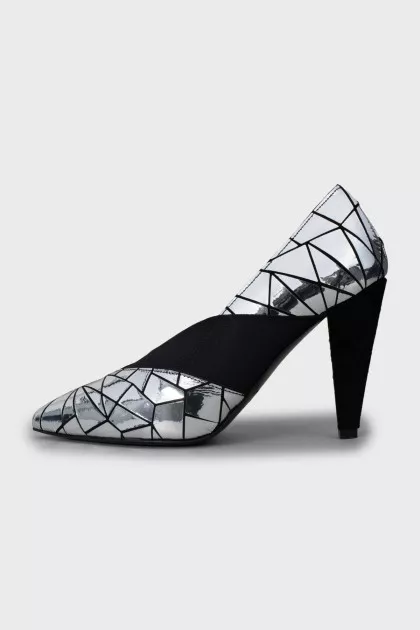 Suede shoes with silver pattern